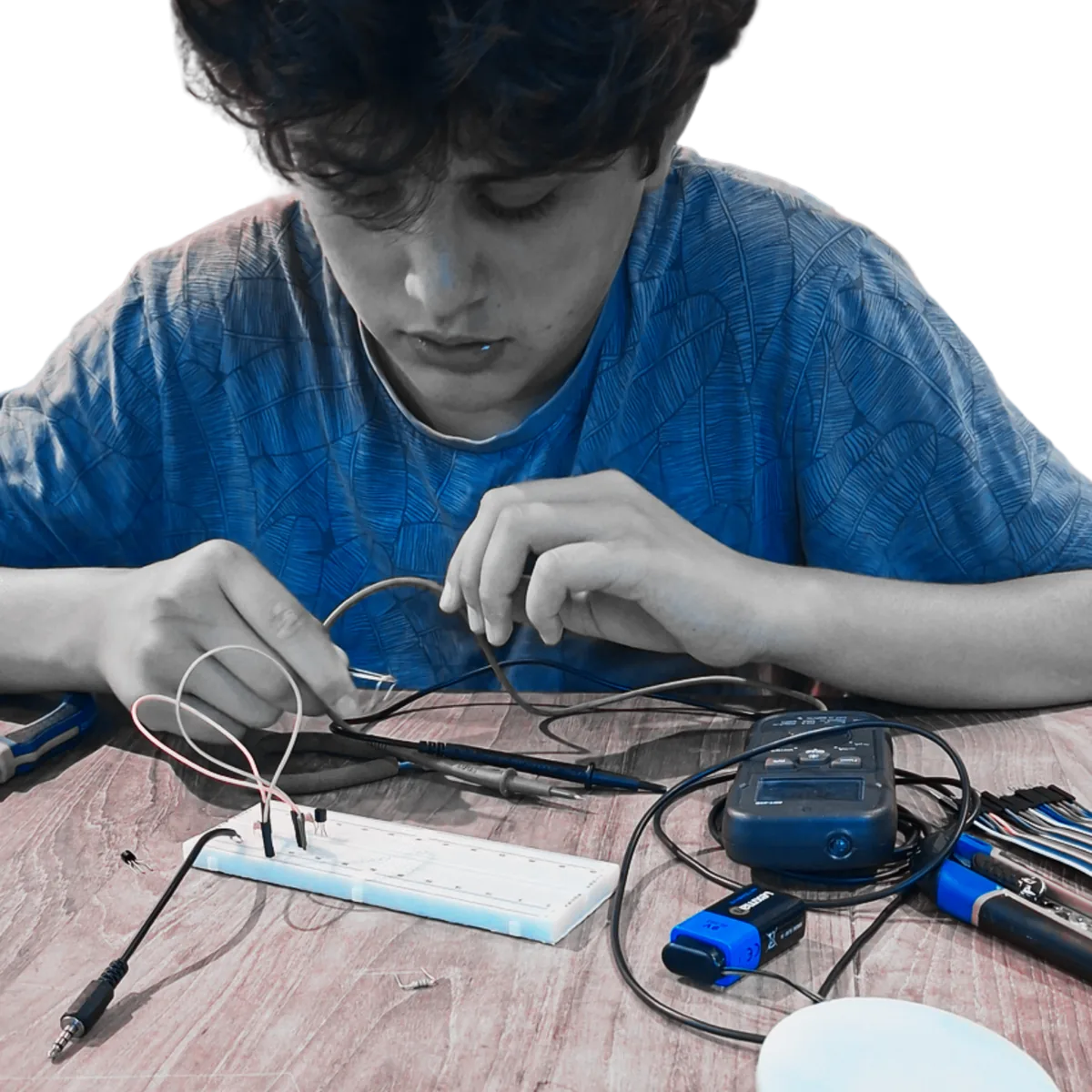 Leon building electronics for the hydrophone